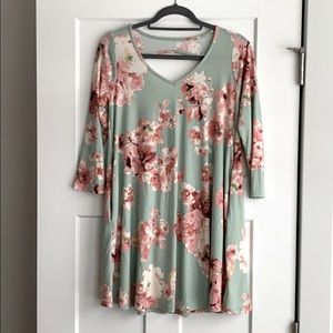 Flowy floral 3/4 sleeve dress size S